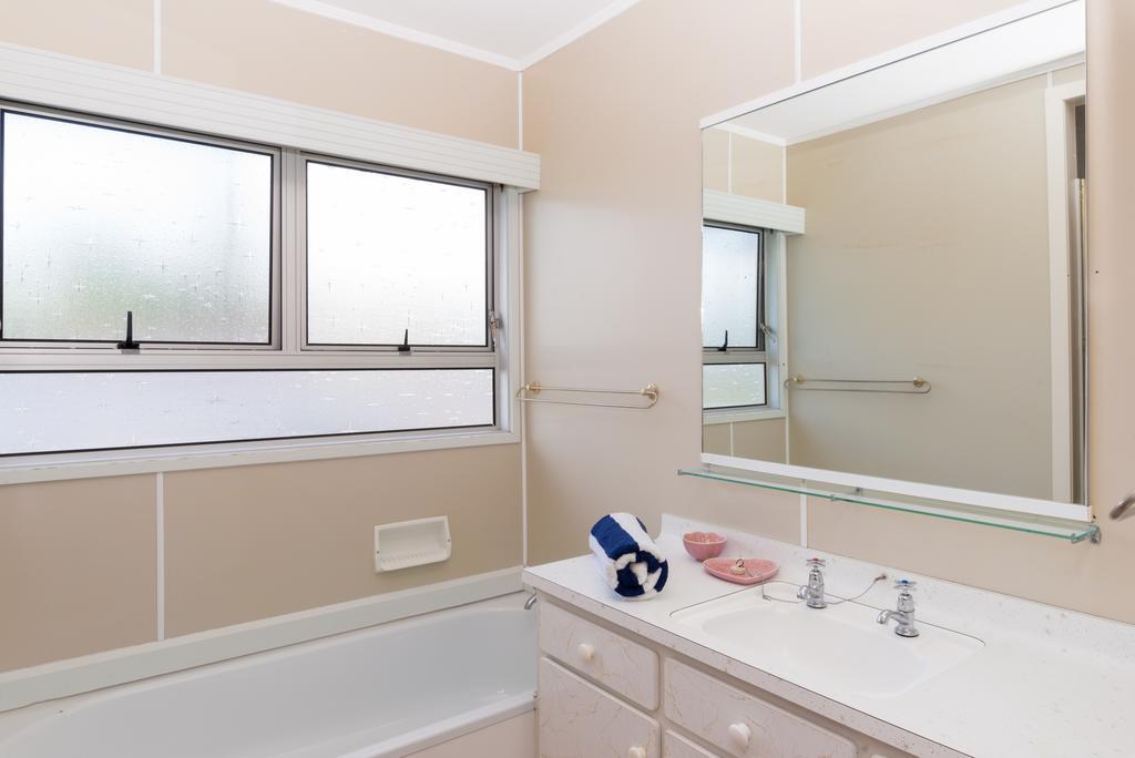 Waitangi Beach House Room photo