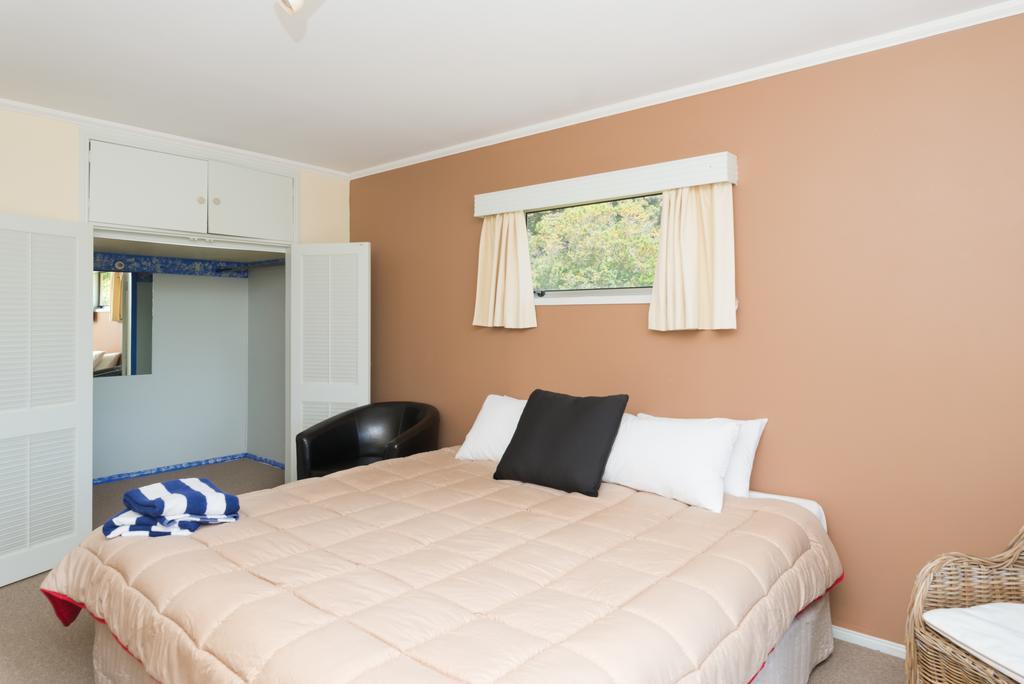 Waitangi Beach House Room photo