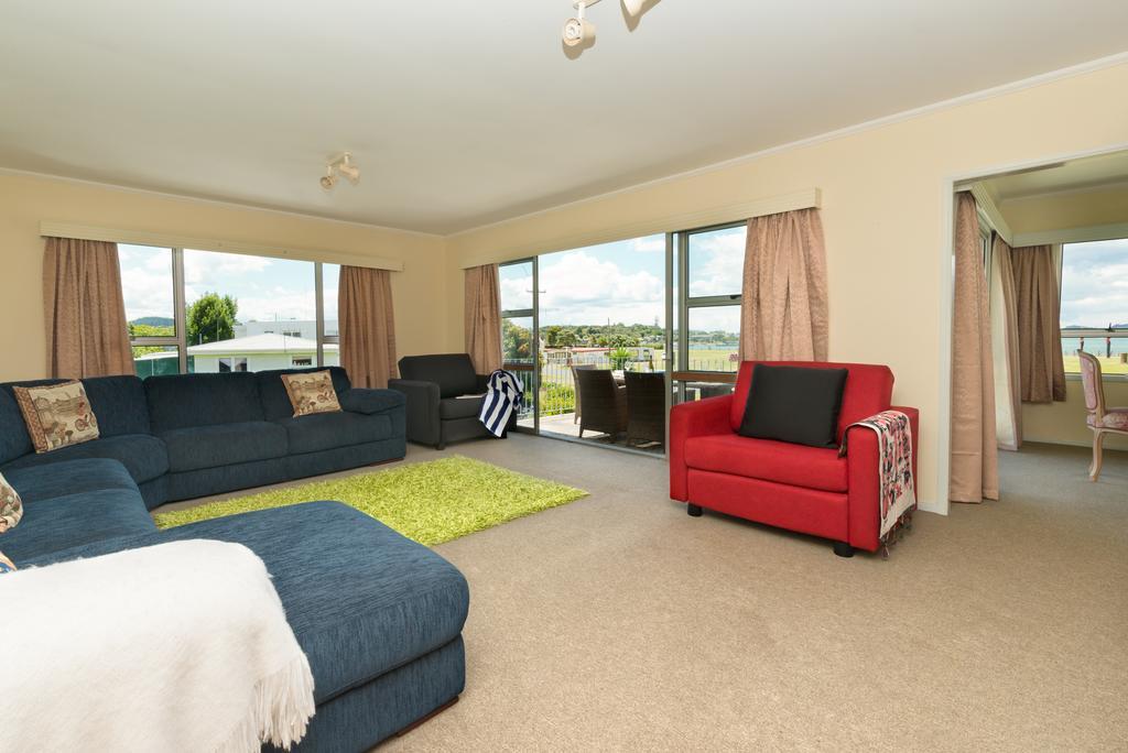 Waitangi Beach House Room photo